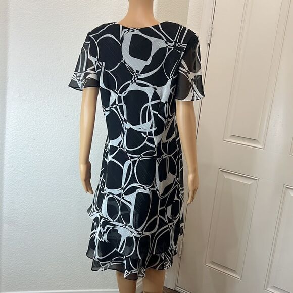 R&M Richard’s Dress Size 14 V Neck Short Sleeve Lined Midi Black Silver Metallic - Picture 7 of 10